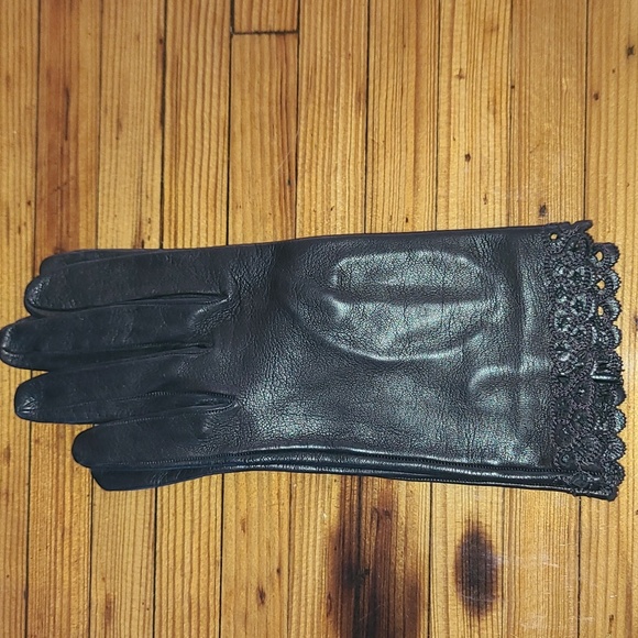 VINTAGE GLOVES GROUP OF FIVE - Picture 12 of 15